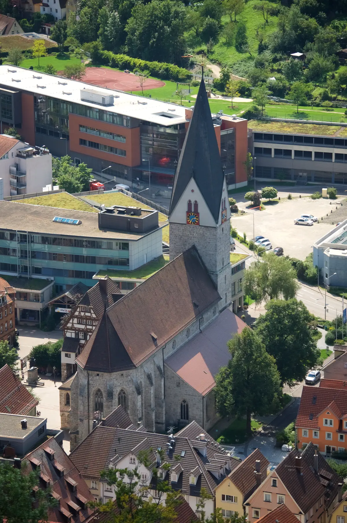 Der hohe Turm der Evangelischen Stadtkirche in Geislingen